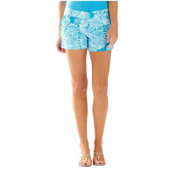Lilly Pulitzer Callahan Shorts Ariel Blue Lion Floral 5", size 4 - Picture 2 of 3